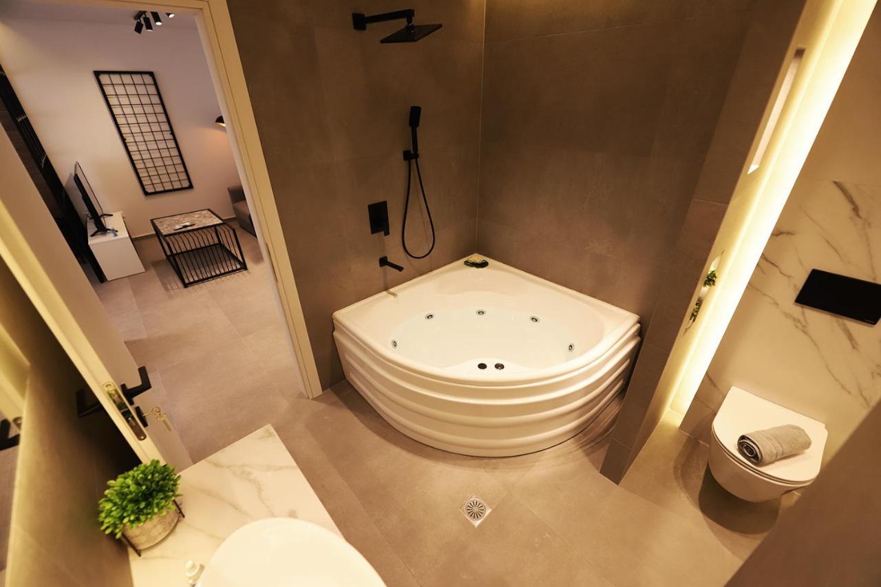 K58 Luxury Apartment Monastiraki Metro Station Acropolis Jacuzzi Atena Exterior foto